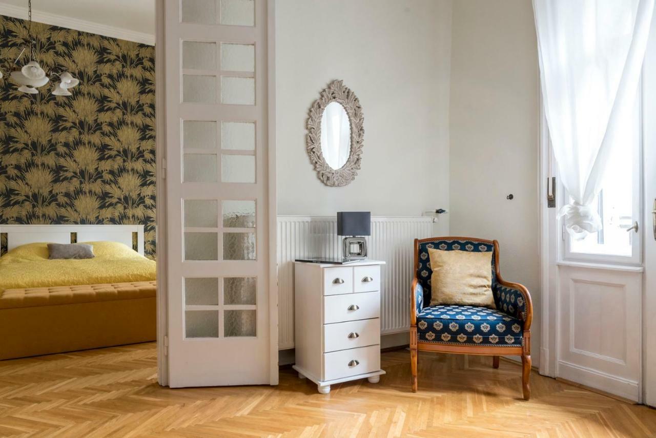 Central Apartman Boedapest Buitenkant foto